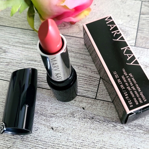 Lipstick - Picture 1 of 3